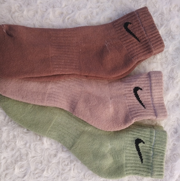 Custom Nike Socks 3pk. - Picture 6 of 8
